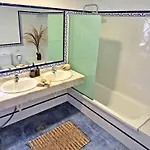 Prázdninový dům Komfortables In Mit Privatem Garten Und Beheiztem Pool By Interhome *