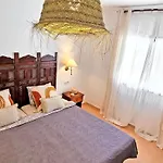 Komfortables In Mit Privatem Garten Und Beheiztem Pool By Interhome Prázdninový dům *