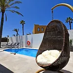 Komfortables In Mit Privatem Garten Und Beheiztem Pool By Interhome Prázdninový dům