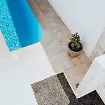 Prázdninový dům Komfortables In Mit Privatem Garten Und Beheiztem Pool By Interhome